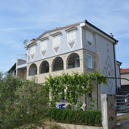 Apartments Petar & Anka Biograd Na Moru Exterior photo