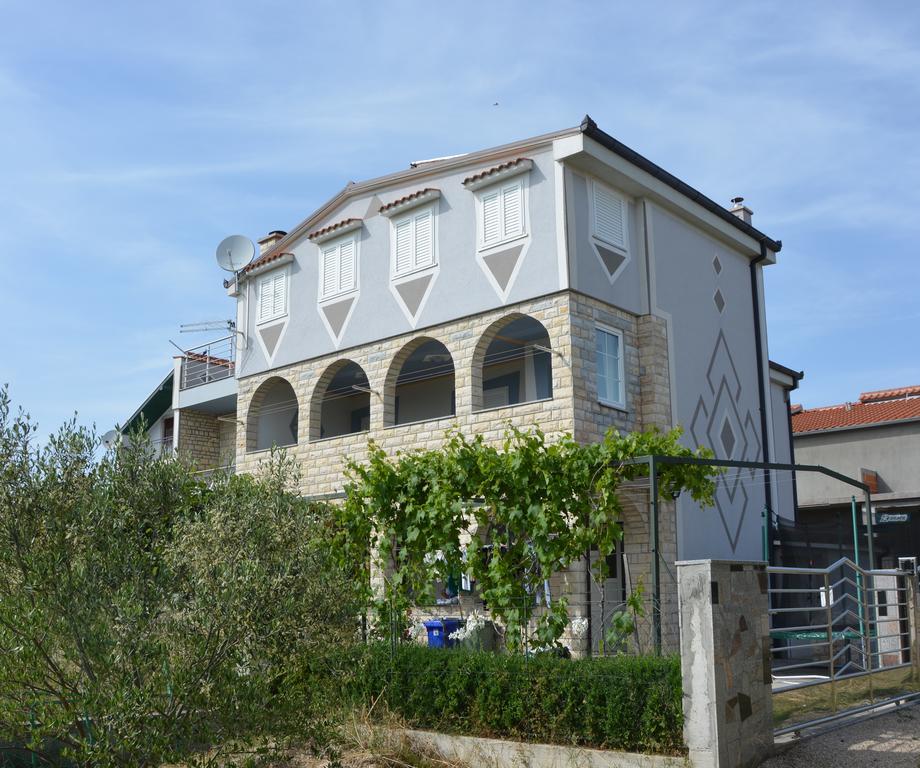 Apartments Petar & Anka Biograd Na Moru Exterior photo