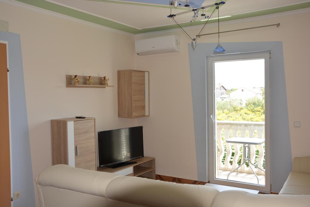 Apartments Petar & Anka Biograd Na Moru Exterior photo