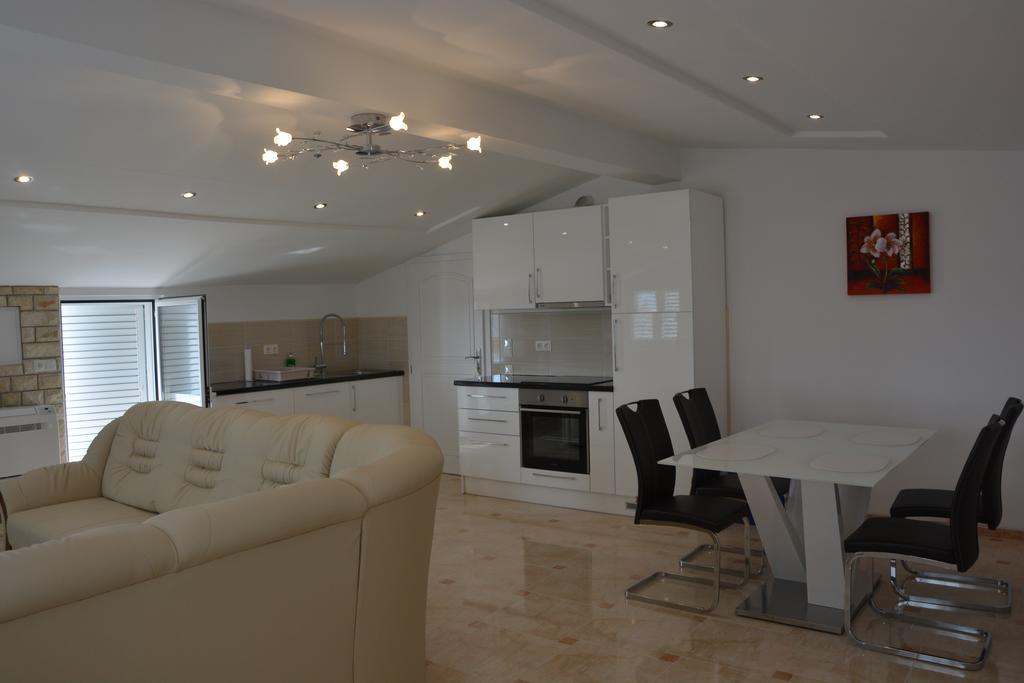 Apartments Petar & Anka Biograd Na Moru Exterior photo