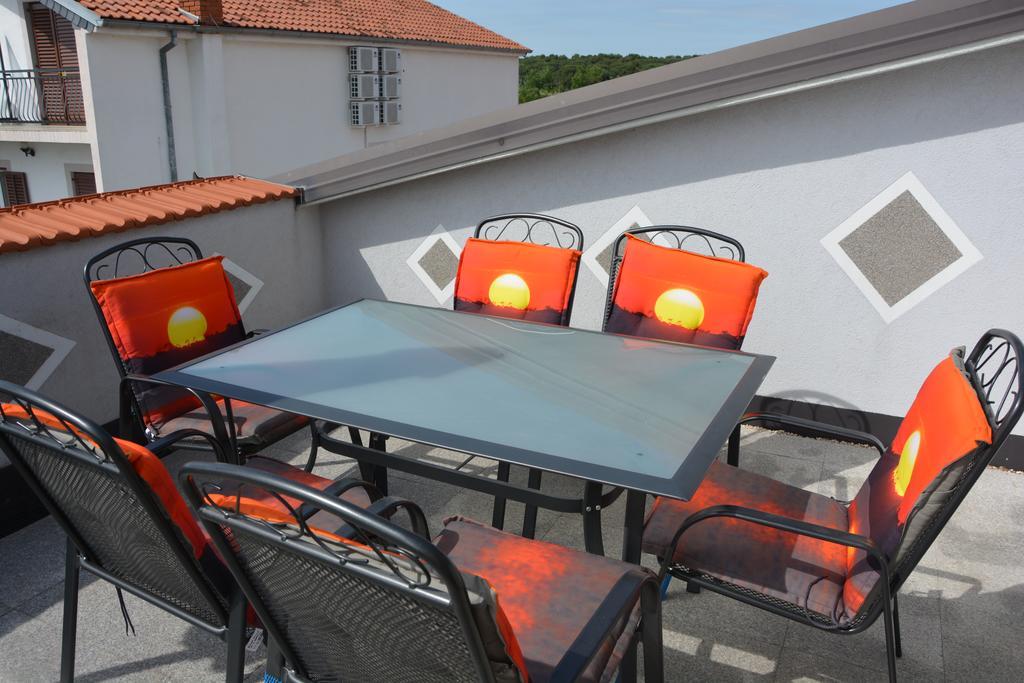 Apartments Petar & Anka Biograd Na Moru Exterior photo