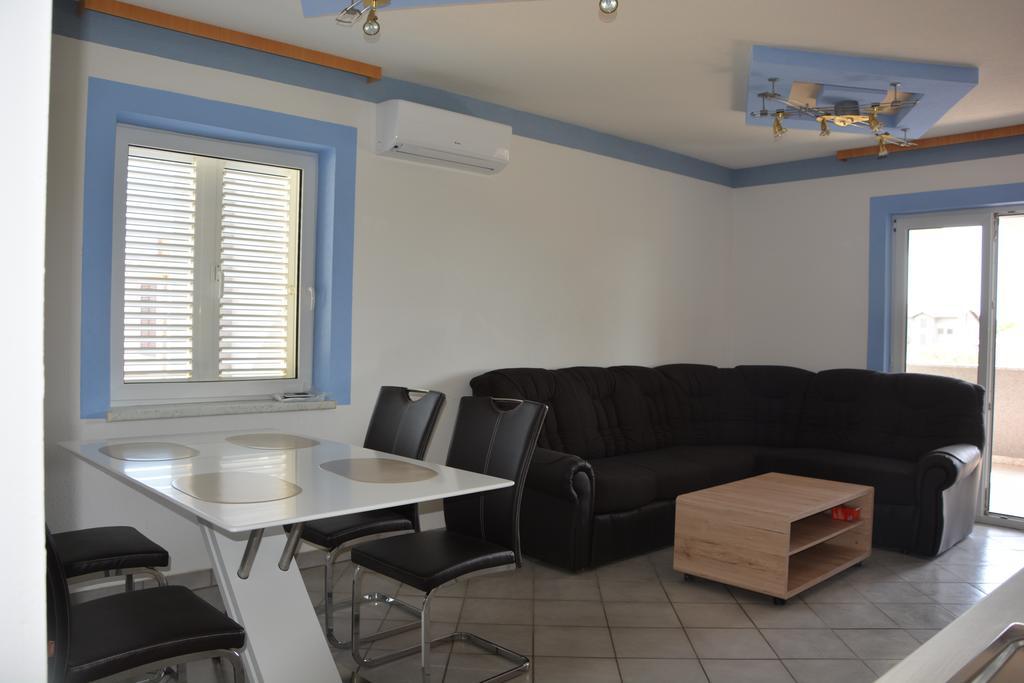 Apartments Petar & Anka Biograd Na Moru Exterior photo